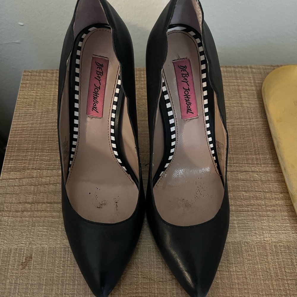 Betsy Johnson Pumps